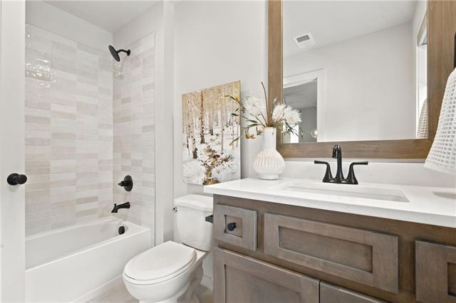 2907 W 72nd Terrace, Prairie Village, KS 66208