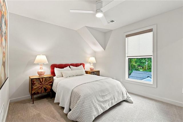 2907 W 72nd Terrace, Prairie Village, KS 66208
