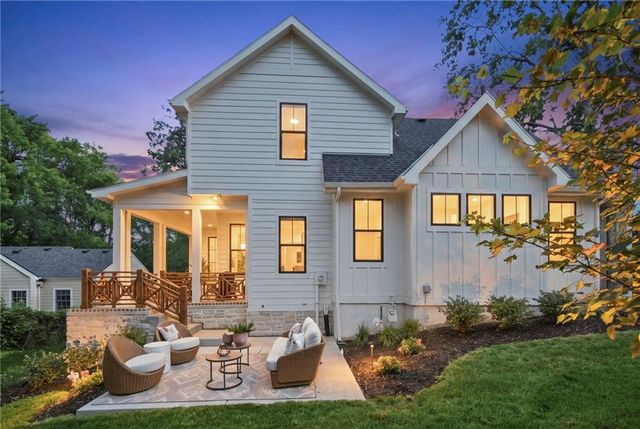 2907 W 72nd Terrace, Prairie Village, KS 66208