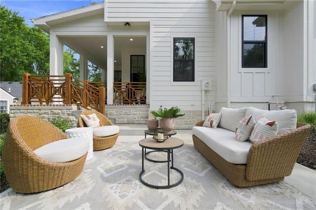 2907 W 72nd Terrace, Prairie Village, KS 66208