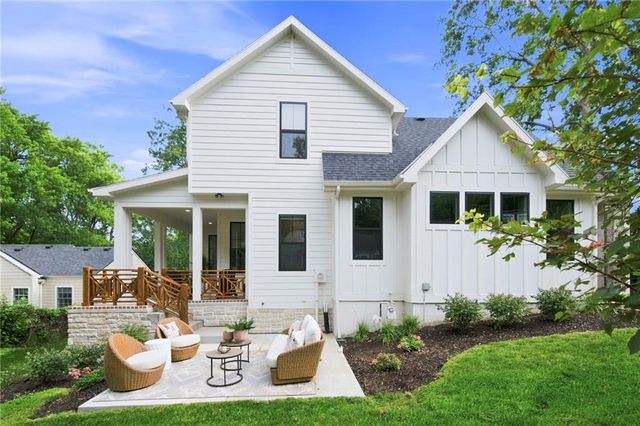 2907 W 72nd Terrace, Prairie Village, KS 66208