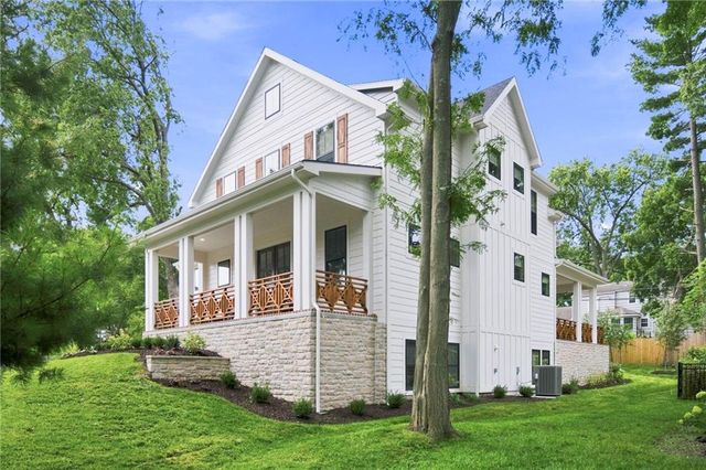2907 W 72nd Terrace, Prairie Village, KS 66208