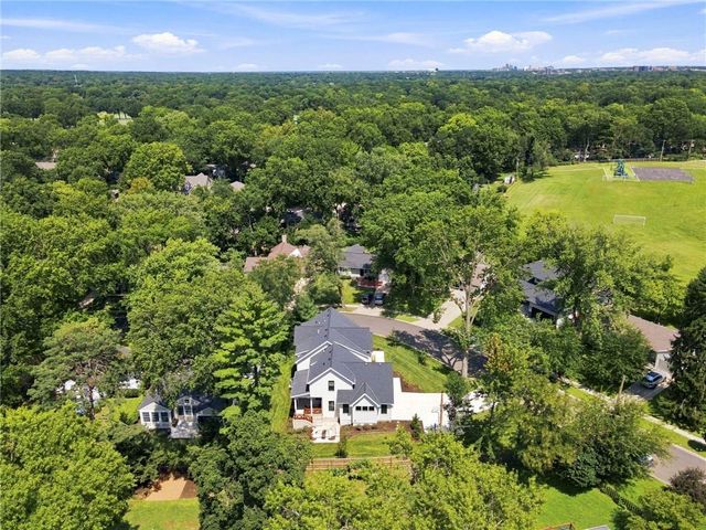 2907 W 72nd Terrace, Prairie Village, KS 66208