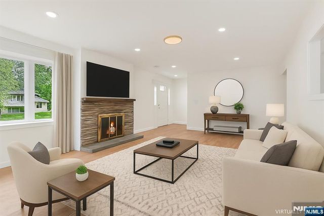 55 Orchard Drive, Vernon, NJ 07462