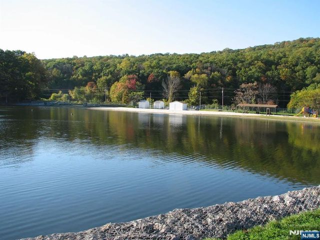 55 Orchard Drive, Vernon, NJ 07462