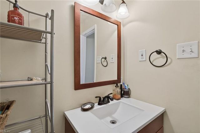 5012 Dunderdale CT, Virginia Beach, VA 23462