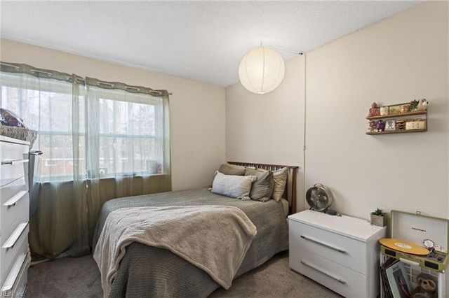 5012 Dunderdale CT, Virginia Beach, VA 23462