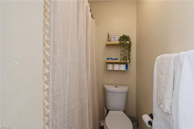 5012 Dunderdale CT, Virginia Beach, VA 23462