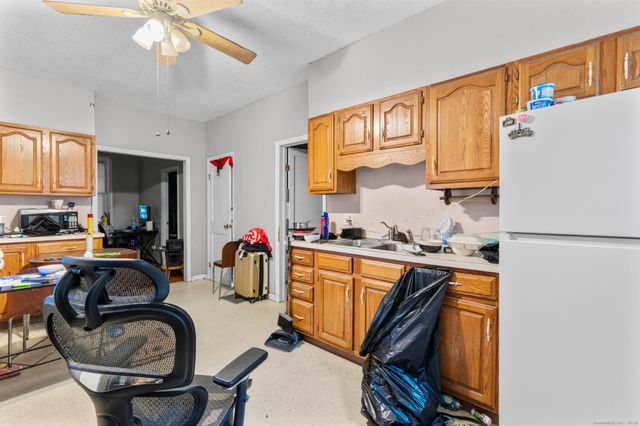 32 Huntington Avenue, New Haven, CT 06512