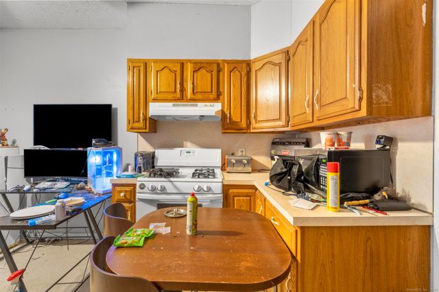 32 Huntington Avenue, New Haven, CT 06512