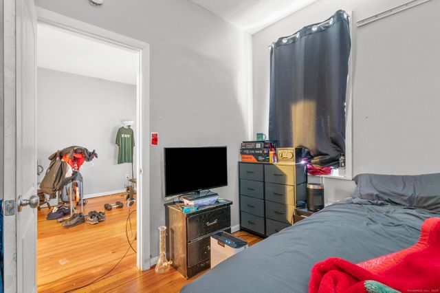 32 Huntington Avenue, New Haven, CT 06512