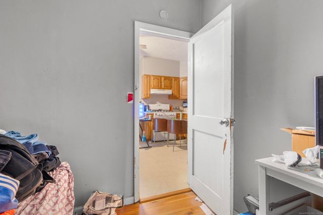 32 Huntington Avenue, New Haven, CT 06512