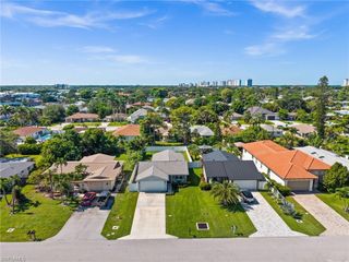 738 95th AVE N, Naples, FL 34108