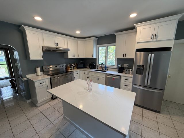 308 Beale St, Quincy, MA 02170