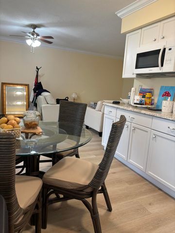 2121 NE 42ND Court 202C, Lighthouse Point, FL 33064