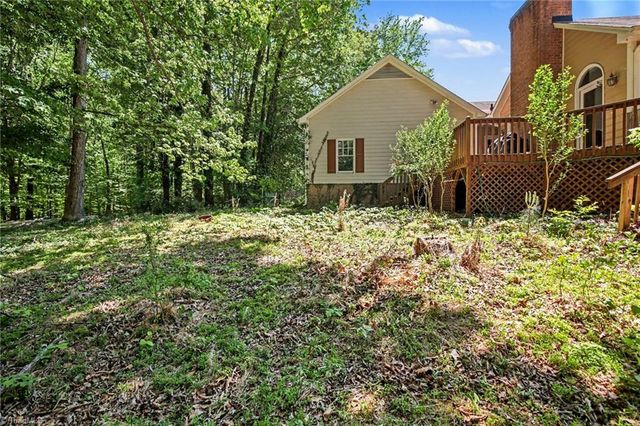 7802 High Meadows Road, Greensboro, NC 27455