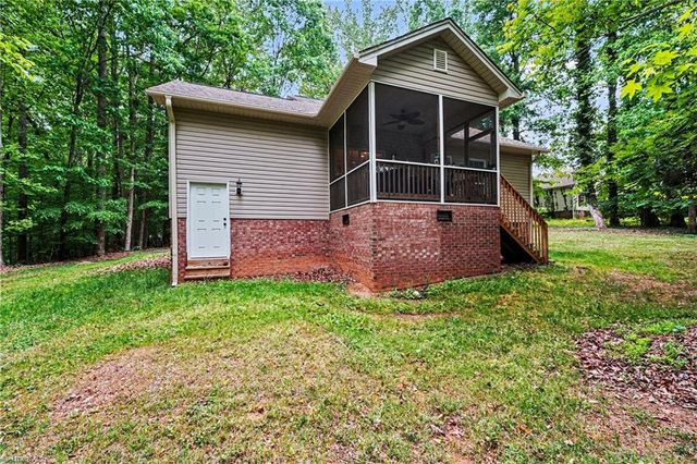 7802 High Meadows Road, Greensboro, NC 27455