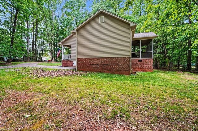 7802 High Meadows Road, Greensboro, NC 27455