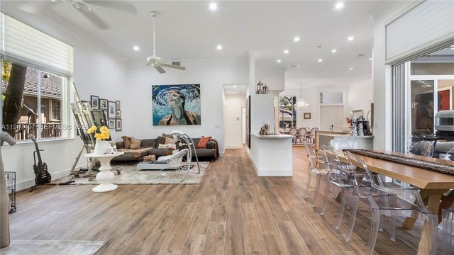 2633 Oakbrook Dr 2633, Weston, FL 33332