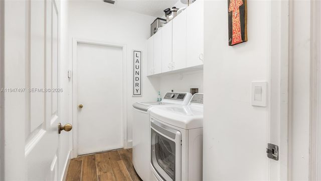 2633 Oakbrook Dr 2633, Weston, FL 33332