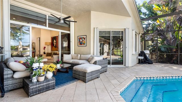 2633 Oakbrook Dr 2633, Weston, FL 33332