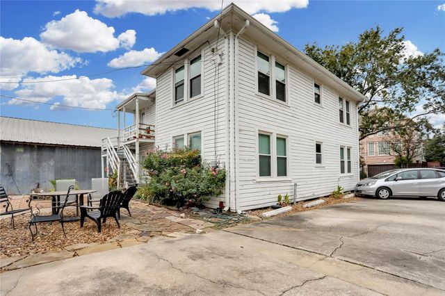 1135 W Clay Street, Houston, TX 77019