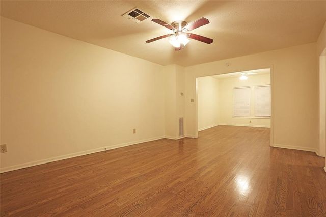 1135 W Clay Street, Houston, TX 77019