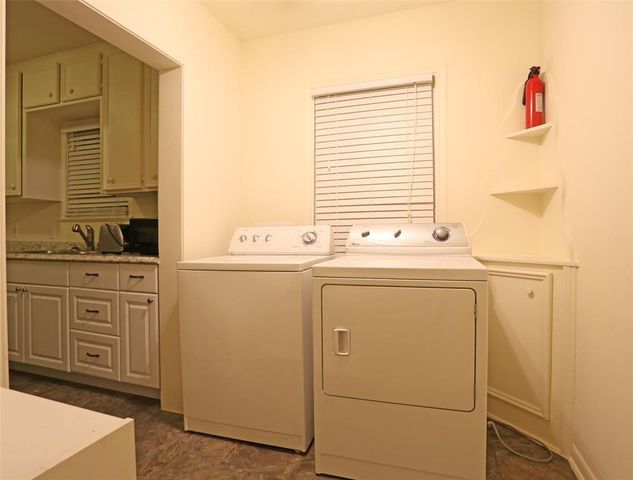 1135 W Clay Street, Houston, TX 77019