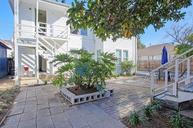 1135 W Clay Street, Houston, TX 77019