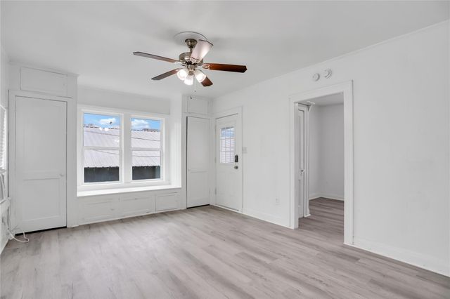 1135 W Clay Street, Houston, TX 77019