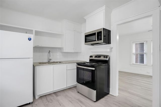 1135 W Clay Street, Houston, TX 77019