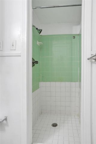 1135 W Clay Street, Houston, TX 77019