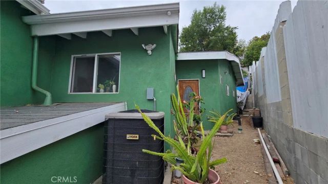 787 Terrace 49, Los Angeles, CA 90042