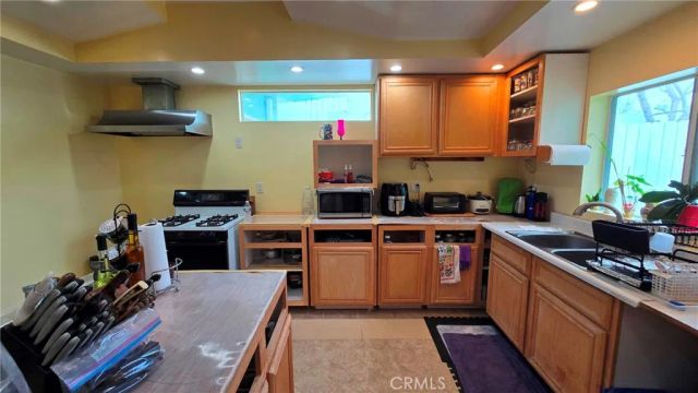 787 Terrace 49, Los Angeles, CA 90042