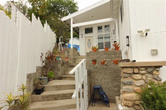 787 Terrace 49, Los Angeles, CA 90042