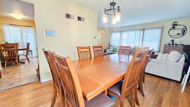 1339 Prince Drive, South Holland, IL 60473