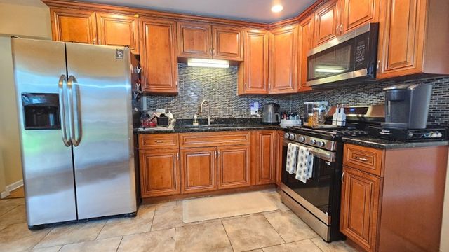 1339 Prince Drive, South Holland, IL 60473