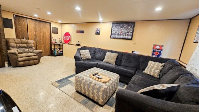 1339 Prince Drive, South Holland, IL 60473