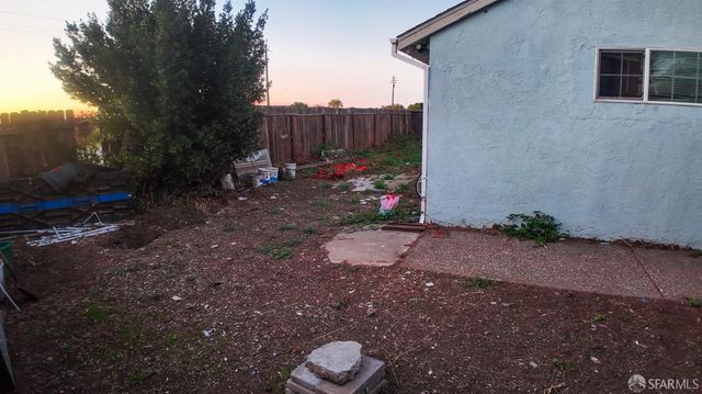 2719 Xavier St, East Palo Alto, CA 94303