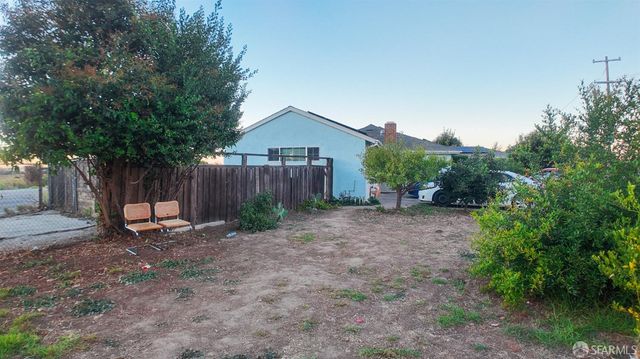 2719 Xavier St, East Palo Alto, CA 94303