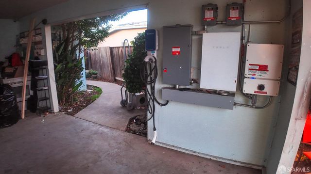 2719 Xavier St, East Palo Alto, CA 94303