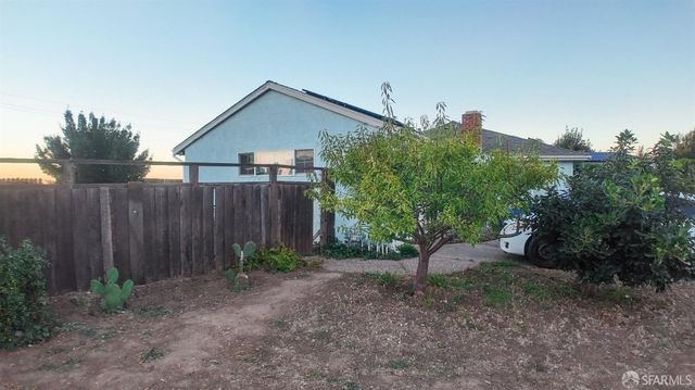 2719 Xavier St, East Palo Alto, CA 94303