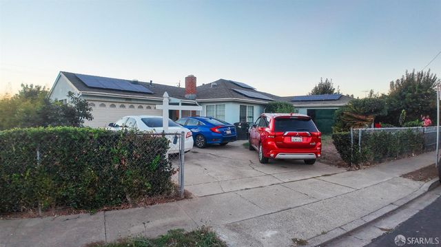 2719 Xavier St, East Palo Alto, CA 94303