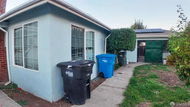 2719 Xavier St, East Palo Alto, CA 94303