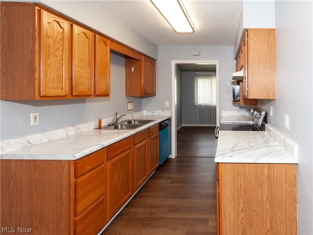 25415 Clubside Drive 9-7, North Olmsted, OH 44070