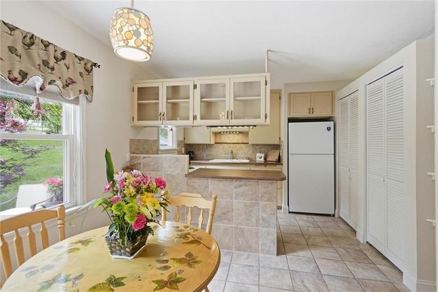 5711 N Amoret Avenue, Kansas City, MO 64151