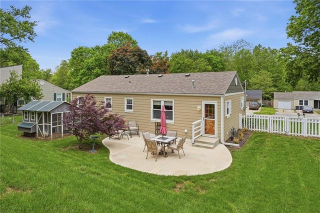 5711 N Amoret Avenue, Kansas City, MO 64151