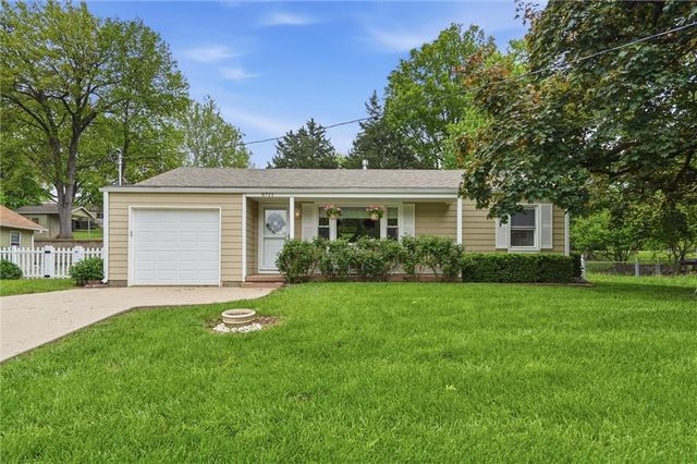 5711 N Amoret Avenue, Kansas City, MO 64151