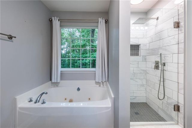 1218 Roundtop Road, Ellijay, GA 30540
