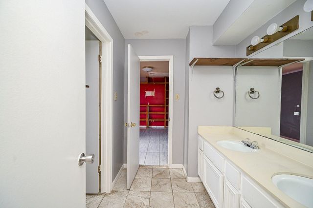 17306 Beaver Springs Drive, Houston, TX 77090